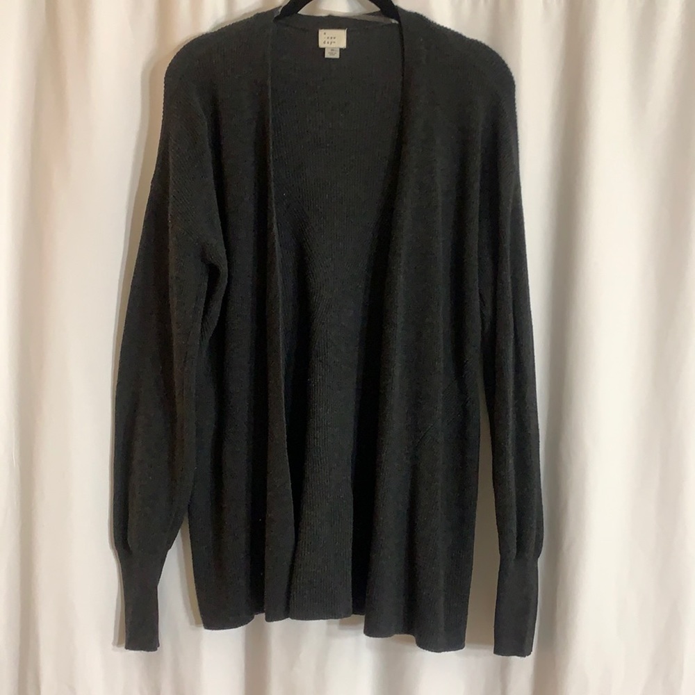 Grey/black sweater cardigan